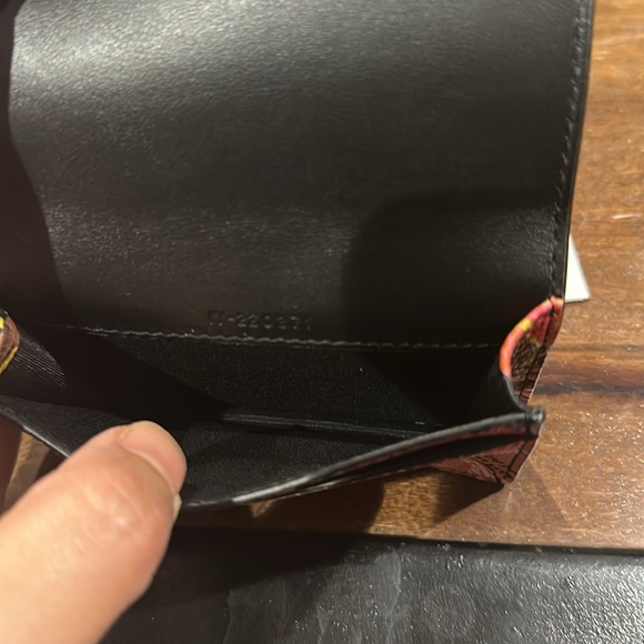 NWT Ferragamo flower pink/black card holder - Picture 4 of 5